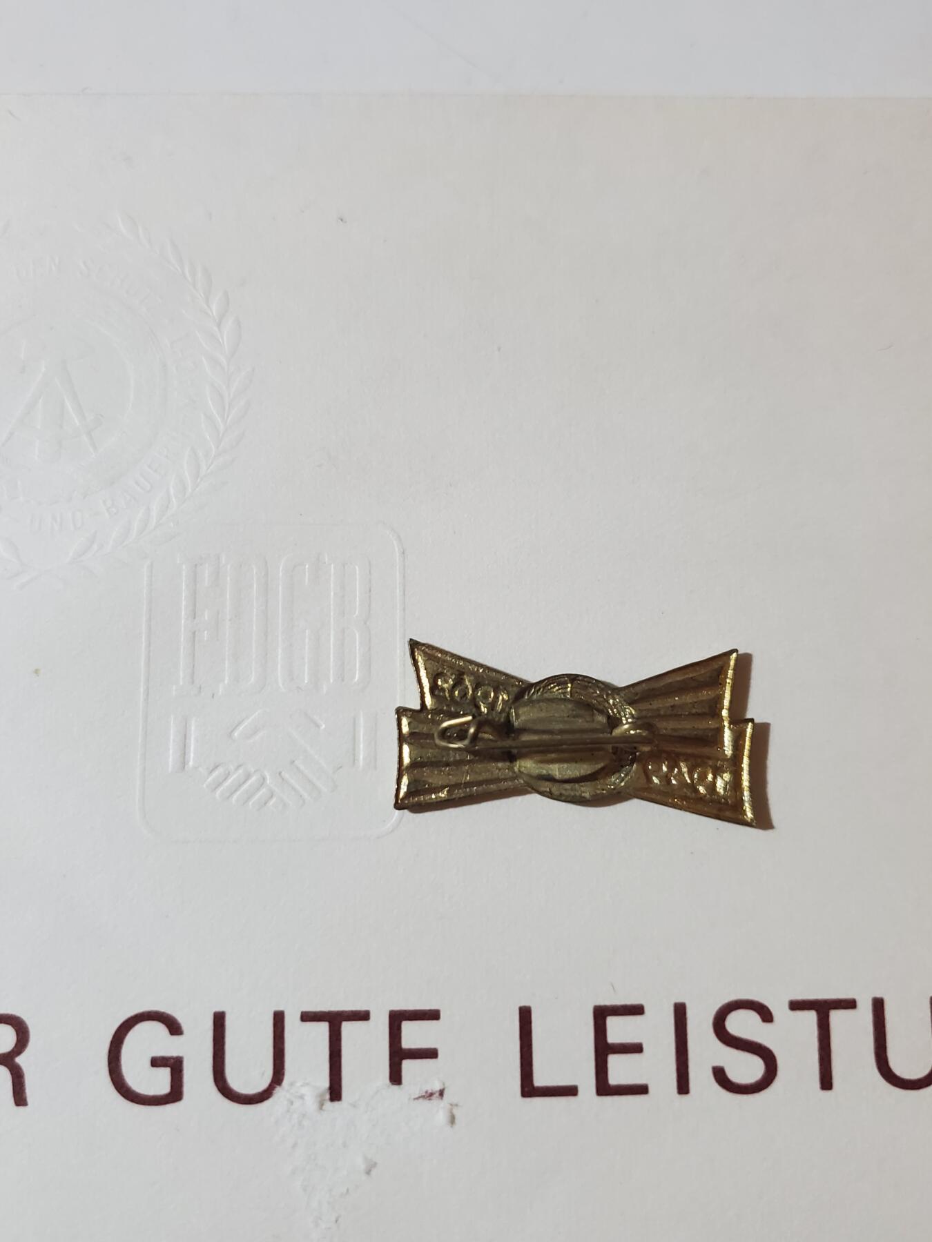 韵星假日军品类拍卖第41期 -- Rimey Holidays Militaria Auction 41 民主德国成立十三周年纪念章与工会