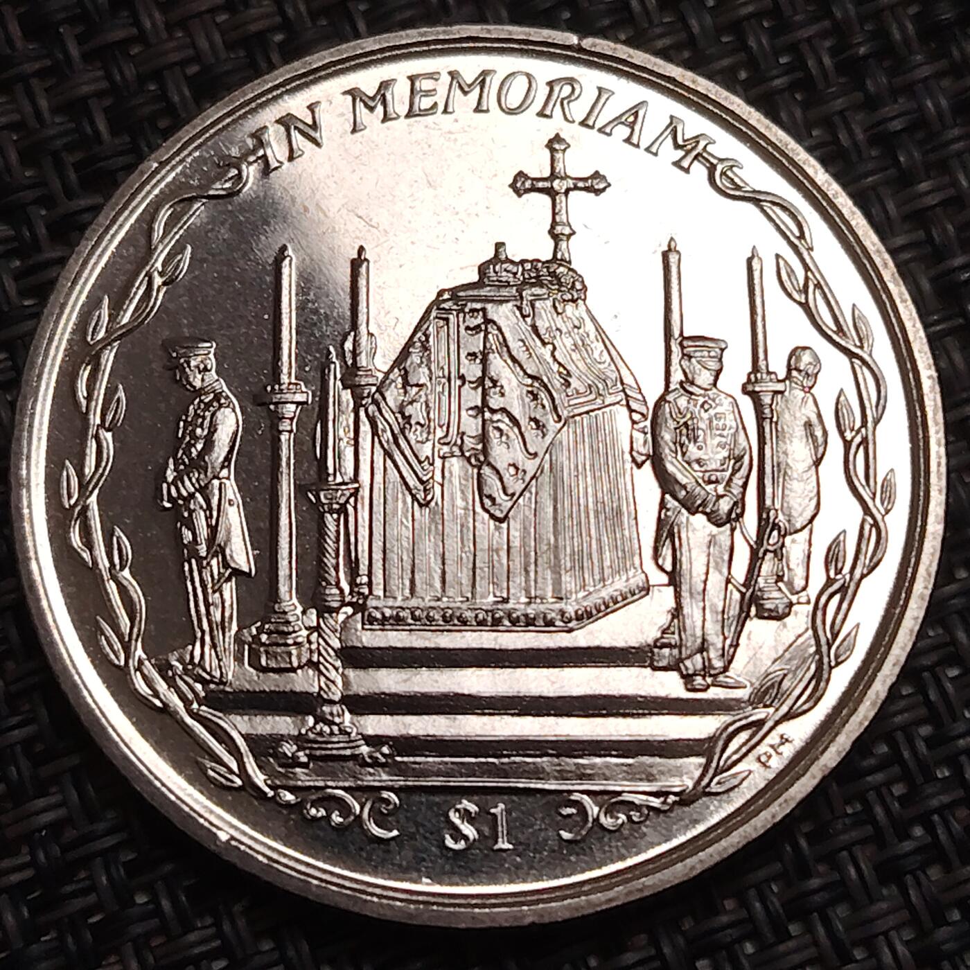 布加迪🐬～世界钱币(上海)🌾第 276 期 /  各国套币和散币 英属维尔京群岛 2002年 1元 女王金禧纪念克朗币