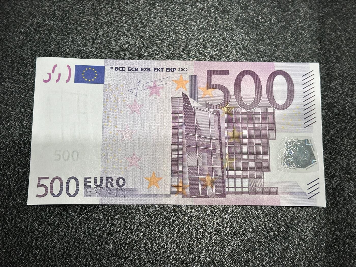 《外钞收藏家》第六百一十一期（农历新年第一场/快递恢复正常再发货）（长期征集拍品、欢迎藏友们联系合作） 2002年二签500欧元 全新UNC 奥地利版 号码无4