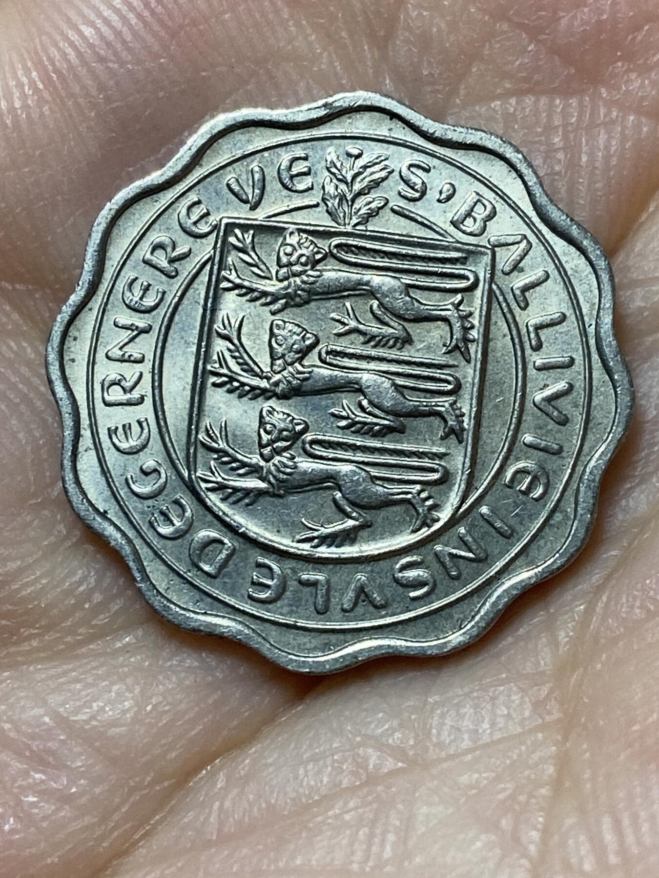 2026年第二十七场(总第一百九十六场）外国好品散币场(免佣金) 英属根西岛🇬🇬1956年3便士(伊丽莎白二世时期第一版，薄版)