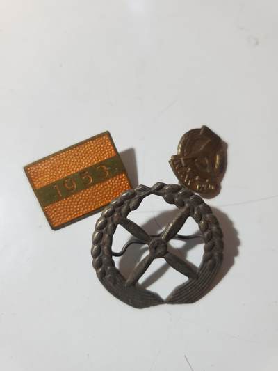 韵星假日军品类拍卖第41期 -- Rimey Holidays Militaria Auction 41 - 民主德国空军帽徽集体劳动上挂七年计划劳动模范奖章一组