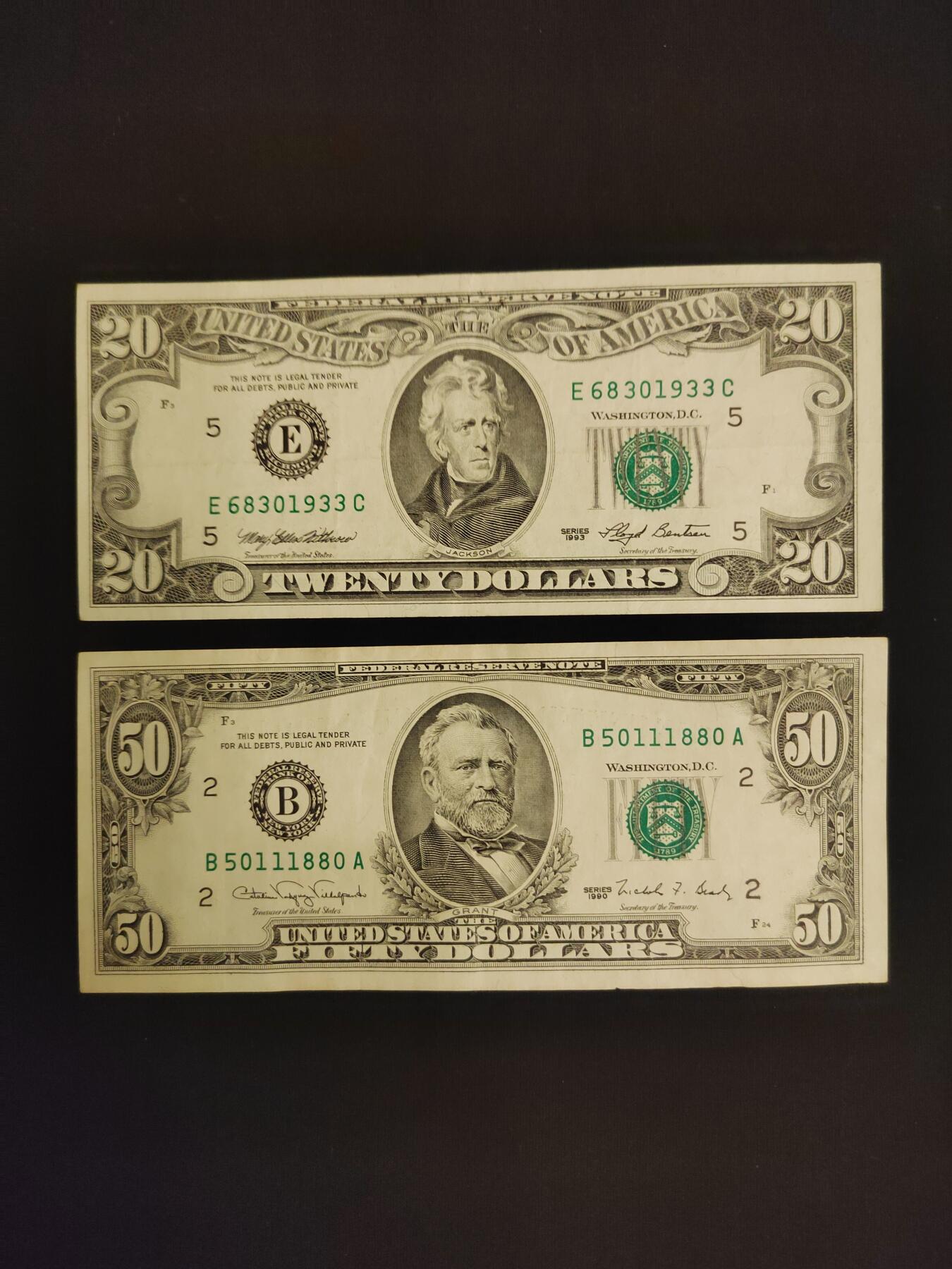 小头美元两张，流通好品