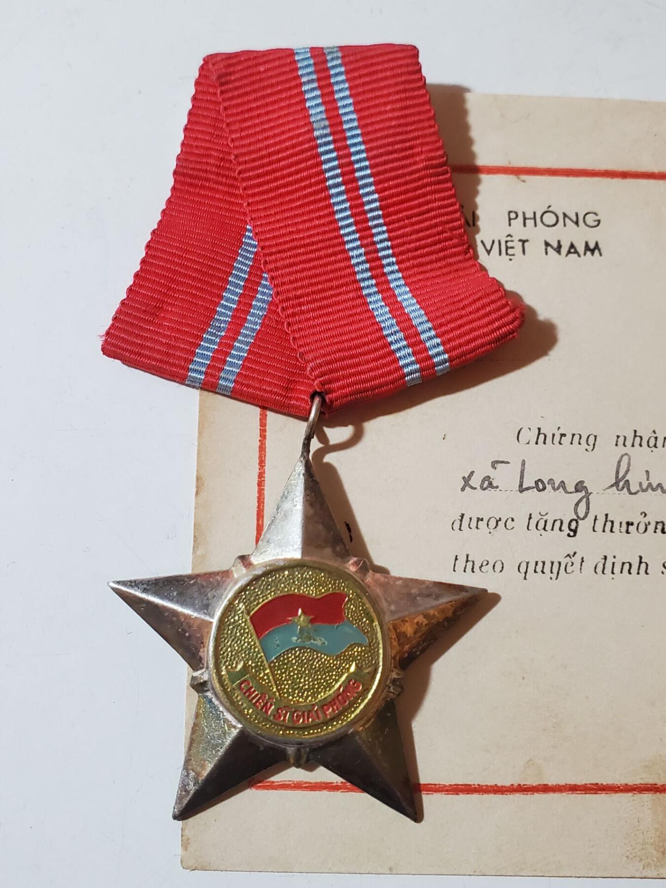 韵星假日军品类拍卖第41期 -- Rimey Holidays Militaria Auction 41 越南南方共和国（越共）二级解放战士勋章带证