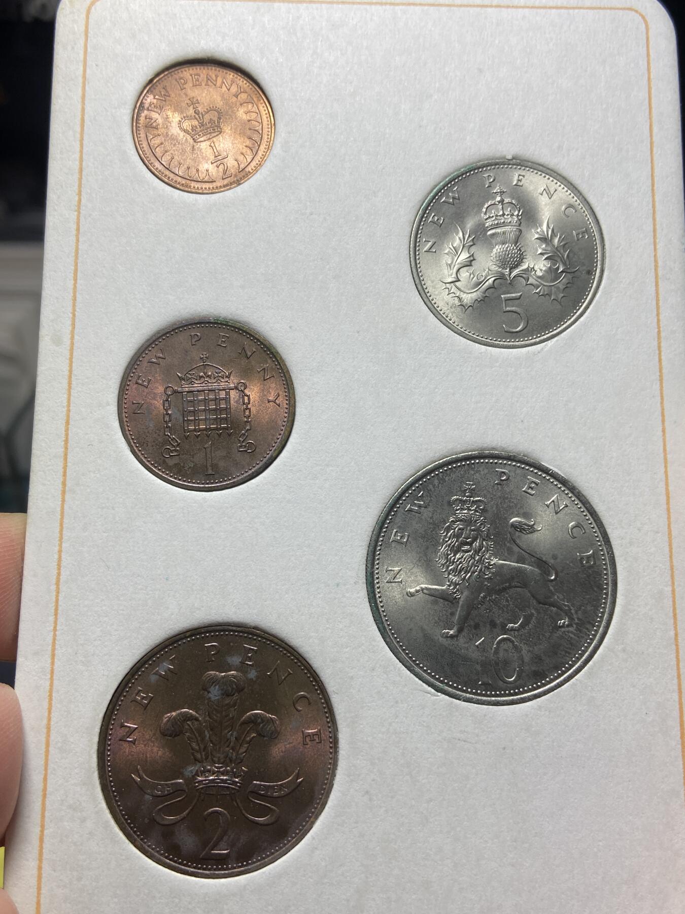 2026年第二十七场(总第一百九十六场）外国好品散币场(免佣金) 英国🇬🇧十进制首发年原册套币5枚