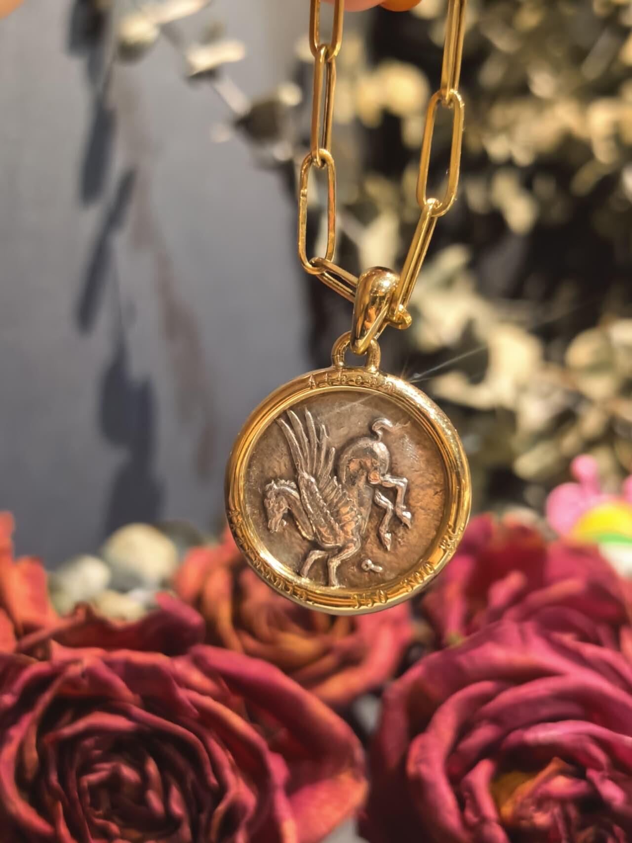 雅典娜飞马古币吊坠