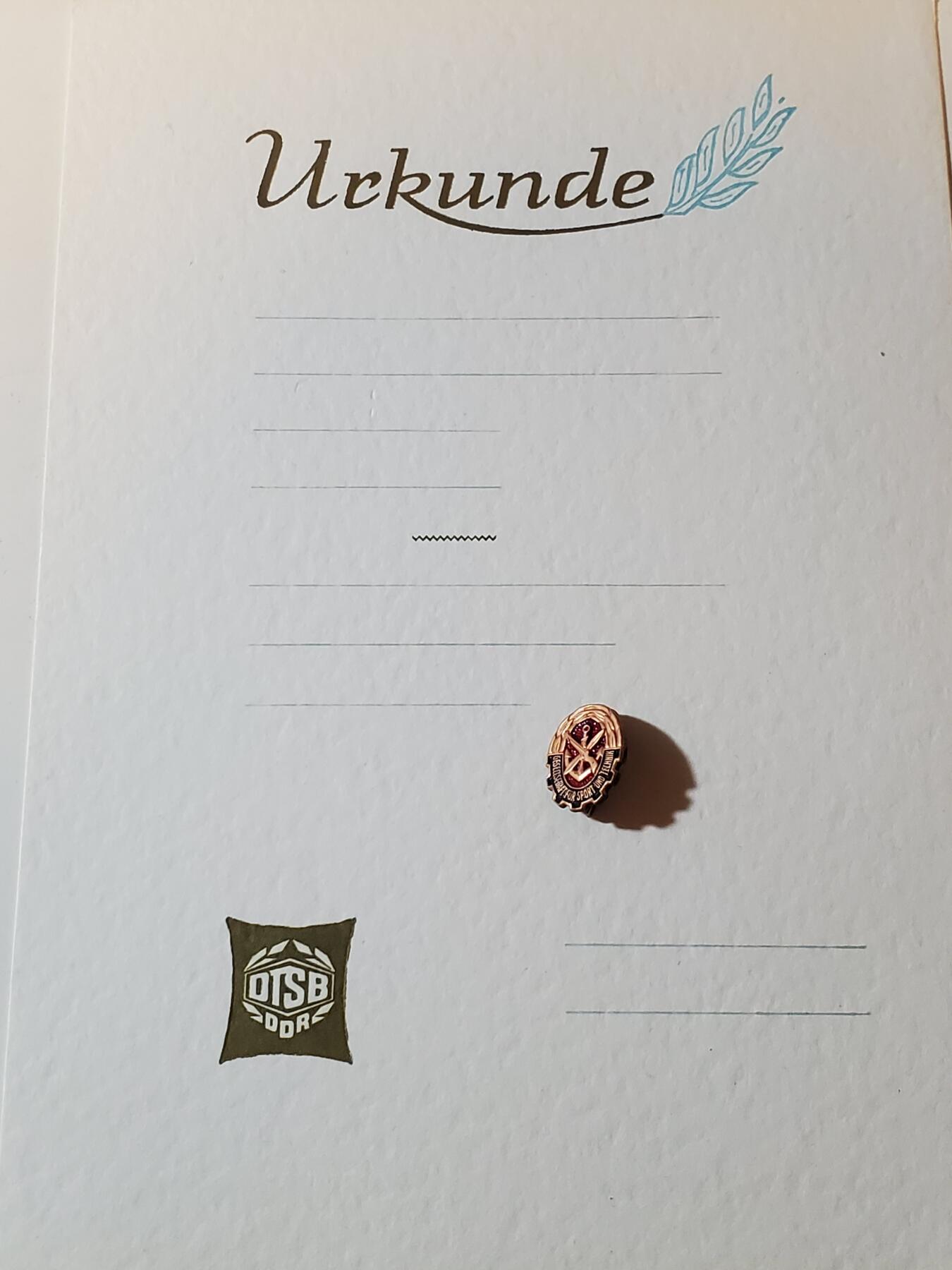 韵星假日军品类拍卖第41期 -- Rimey Holidays Militaria Auction 41 民主德国体育与技术协会证章带证