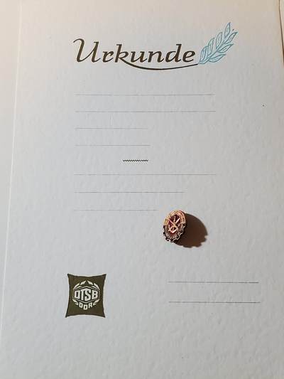 韵星假日军品类拍卖第41期 -- Rimey Holidays Militaria Auction 41 - 民主德国体育与技术协会证章带证