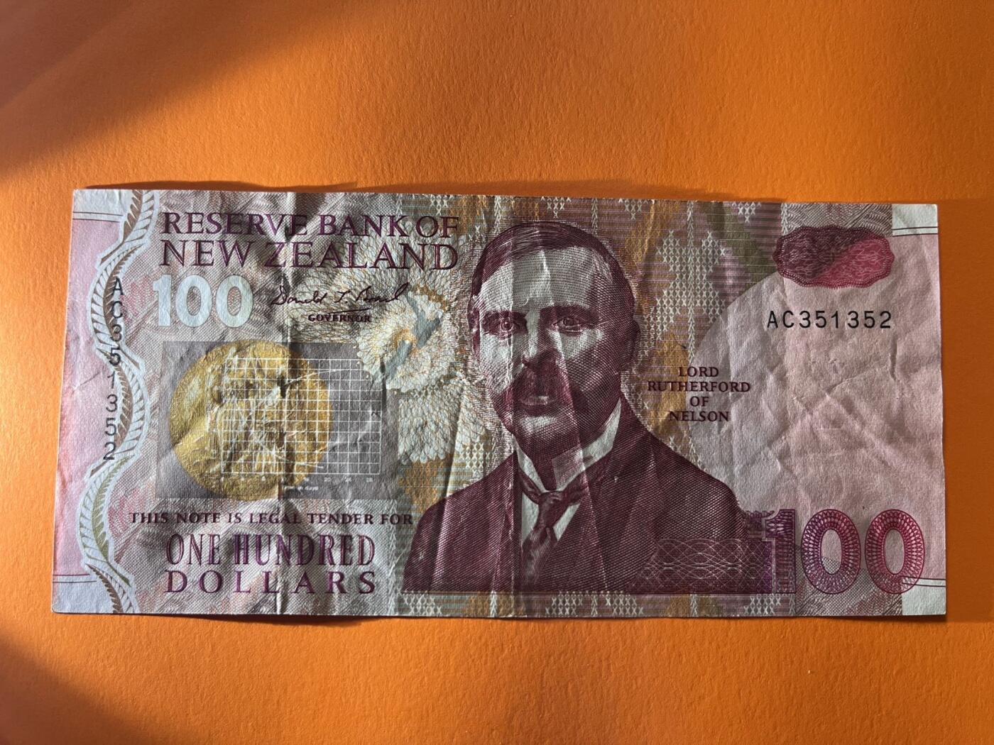 世界各国纸币拍卖 1992年 新西兰100元 实物图
