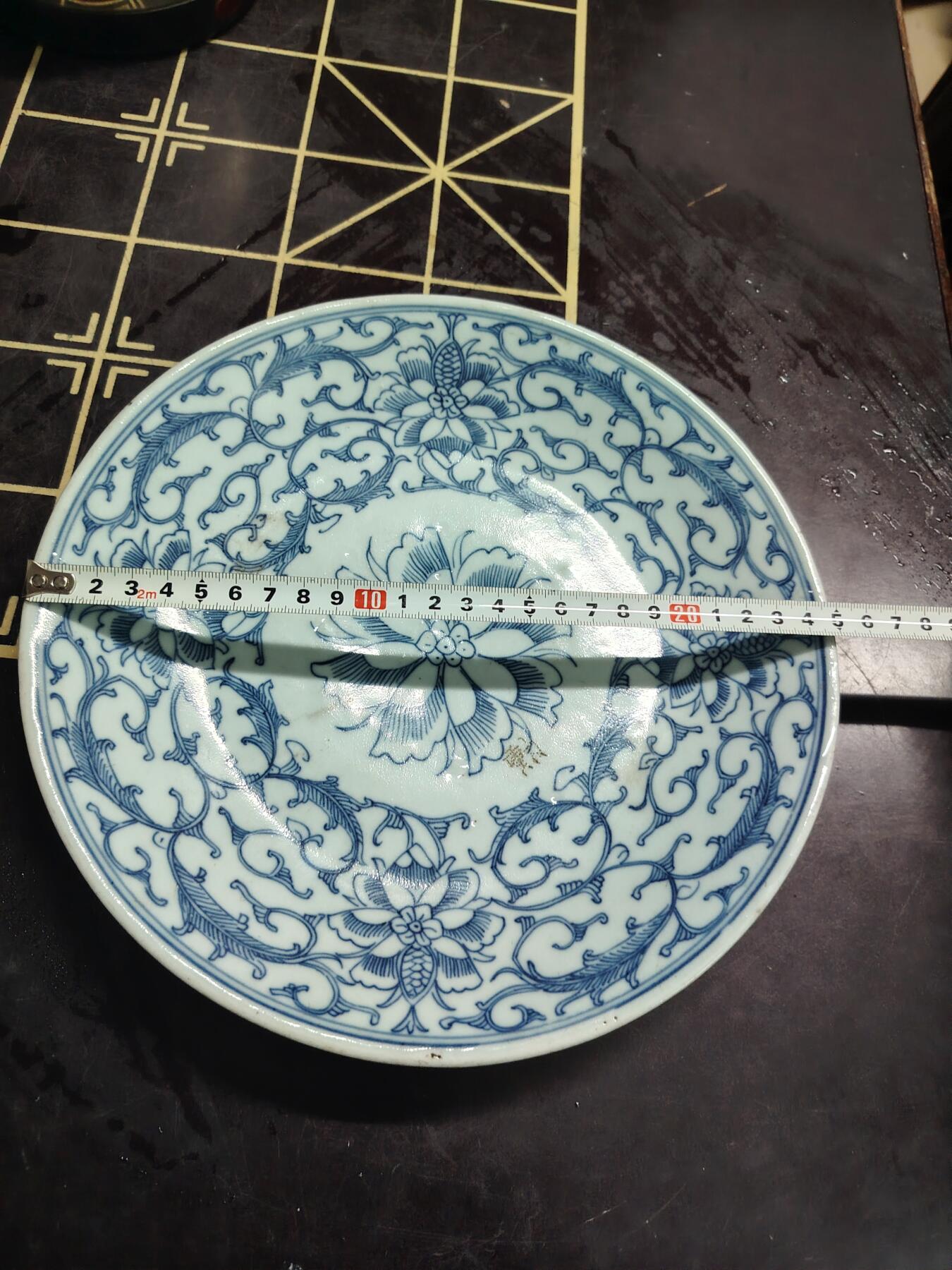 青花缠枝华㚏纹盘，清晚期，保真