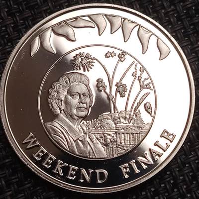 布加迪🐬～世界钱币(上海)🌾第 276 期 /  各国套币和散币 - 福克兰群岛🇫🇰 2002年 50便士 加冕礼教练纪念克朗币