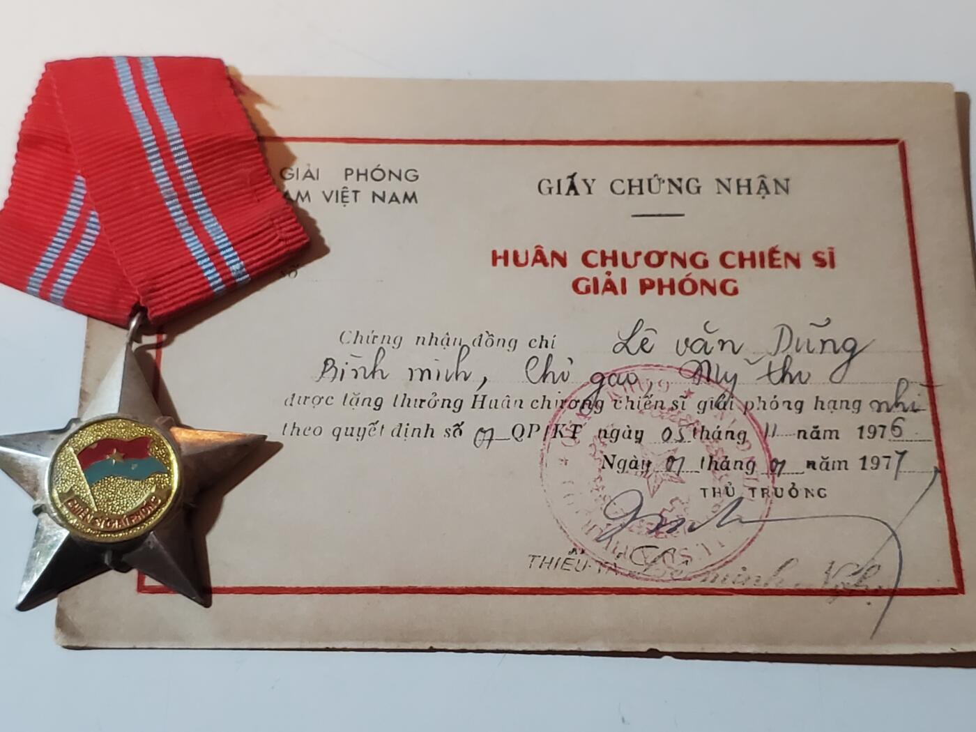 韵星假日军品类拍卖第41期 -- Rimey Holidays Militaria Auction 41 越南南方共和国（越共）二级解放战士勋章带证