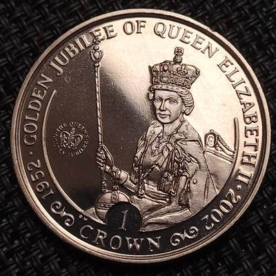 布加迪🐬～世界钱币(上海)🌾第 276 期 /  各国套币和散币 - 马恩岛 2002年 1克朗 女王加冕50周年纪念克朗币