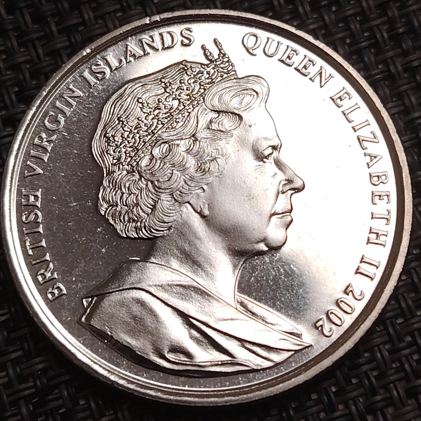 布加迪🐬～世界钱币(上海)🌾第 276 期 /  各国套币和散币 英属维尔京群岛 2002年 1元 女王金禧加冕50周年纪念克朗币