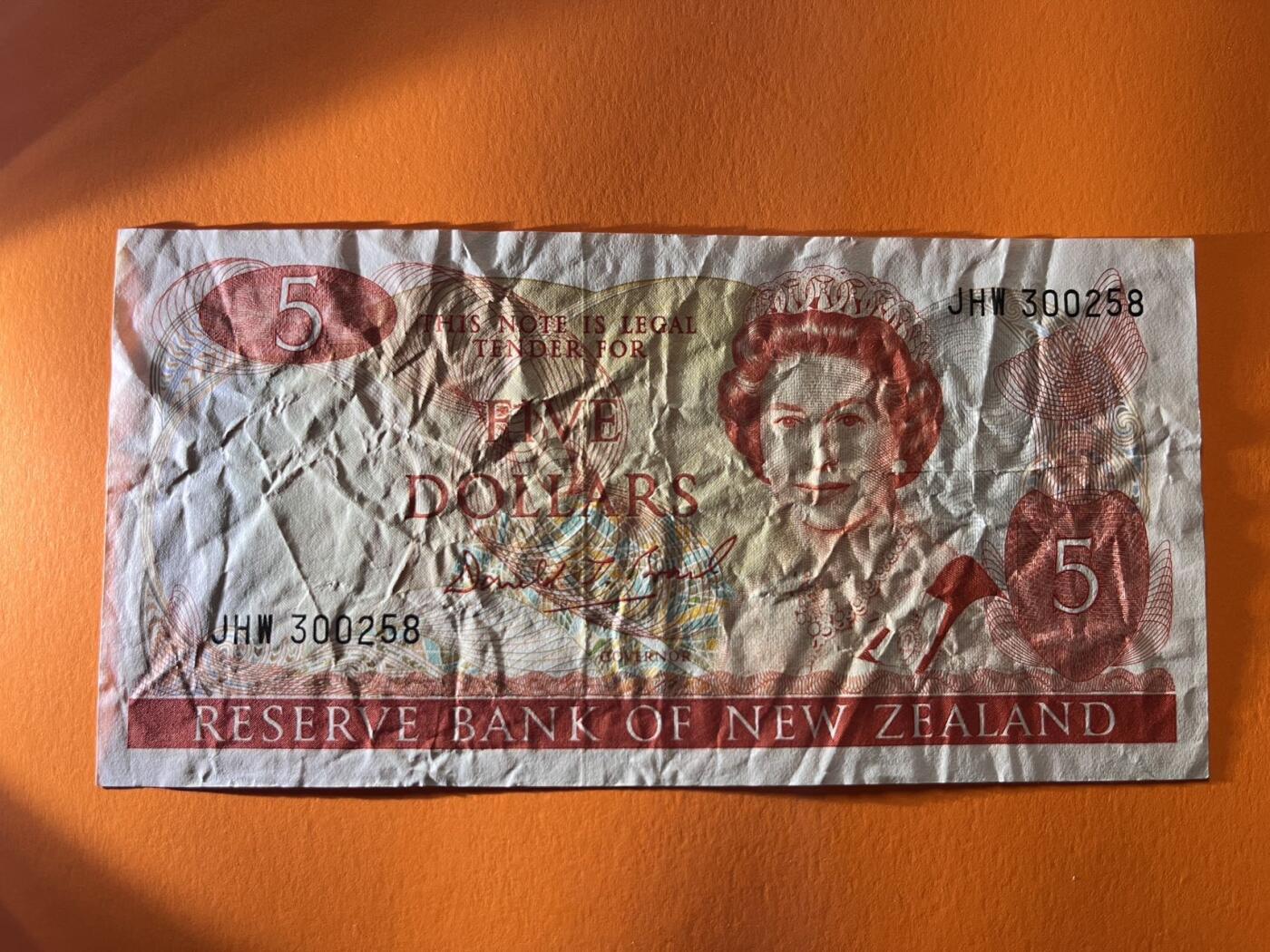 世界各国纸币拍卖 新西兰5元 实物图