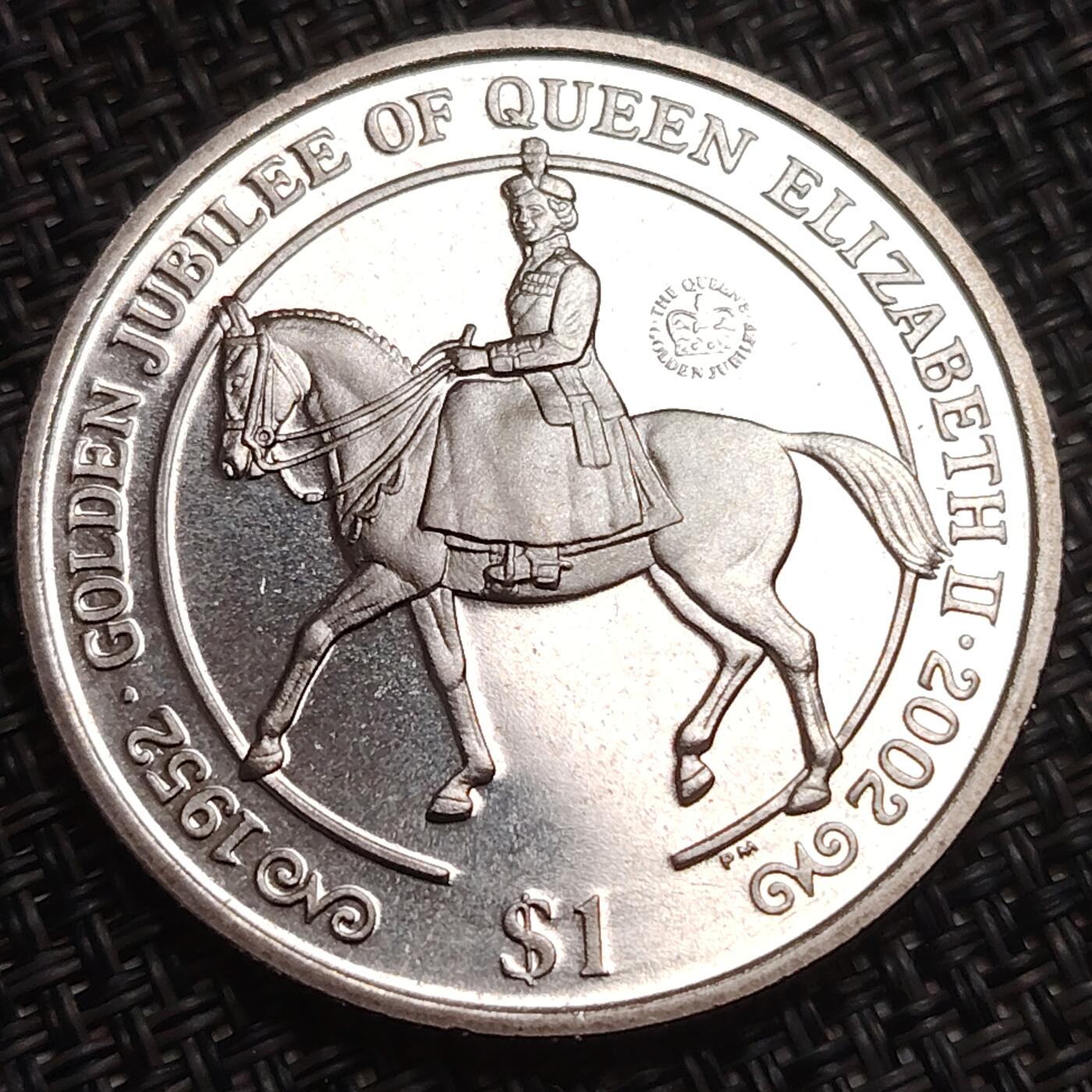 布加迪🐬～世界钱币(上海)🌾第 276 期 /  各国套币和散币 英属维尔京群岛 2002年 1元 女王金禧纪念克朗币
