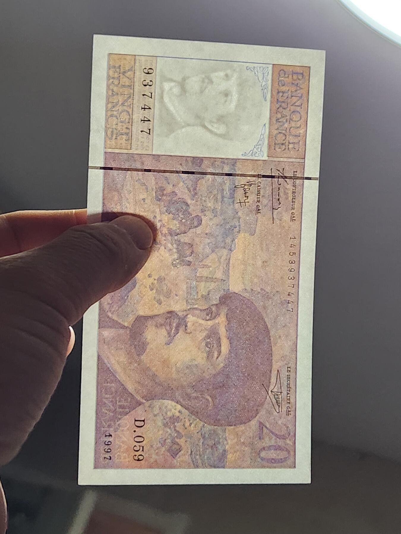 2月15号晚上8点 外国纸币自动截拍第26场 20法郎几乎全新