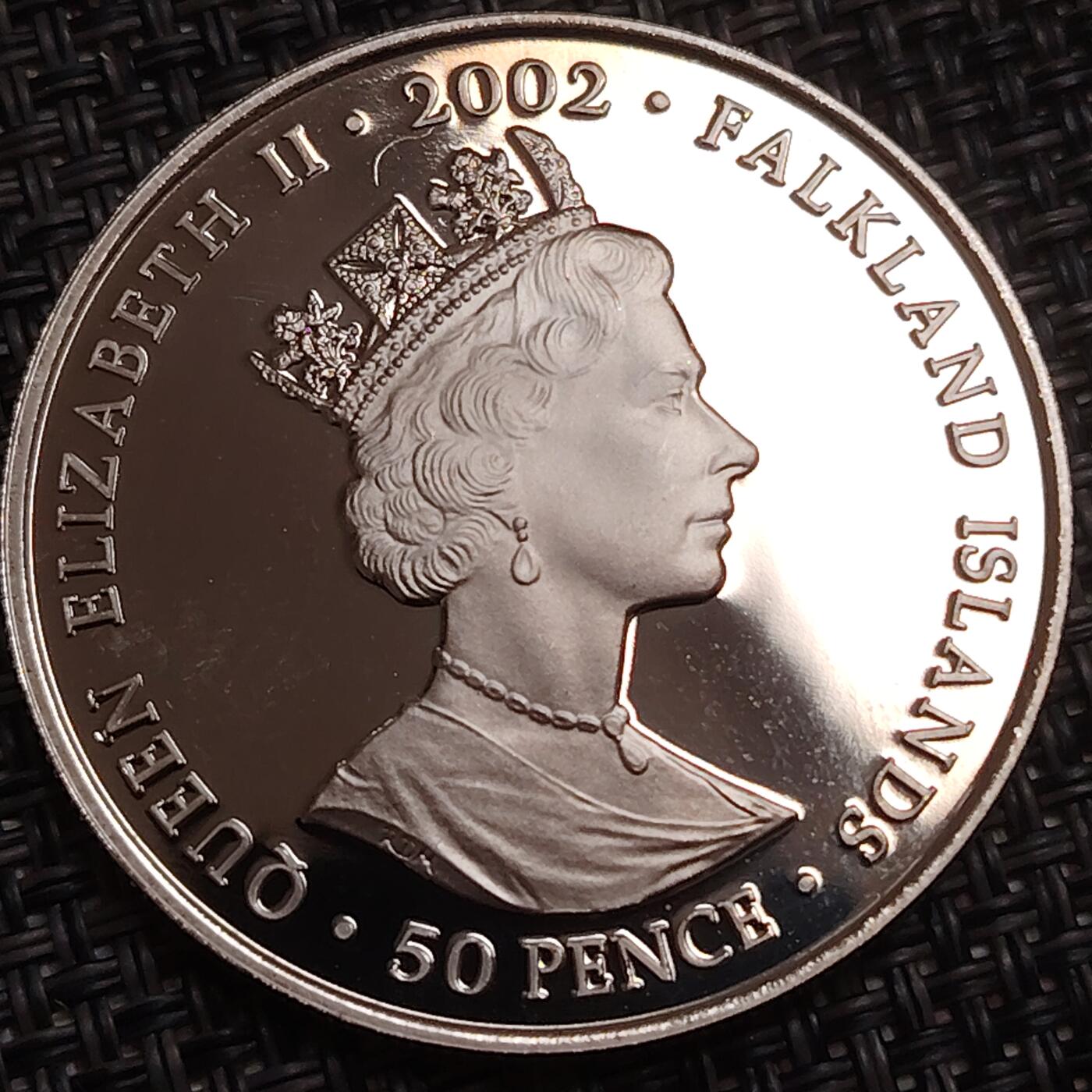 布加迪🐬～世界钱币(上海)🌾第 276 期 /  各国套币和散币 福克兰群岛🇫🇰 2002年 50便士 感恩节服务纪念克朗币