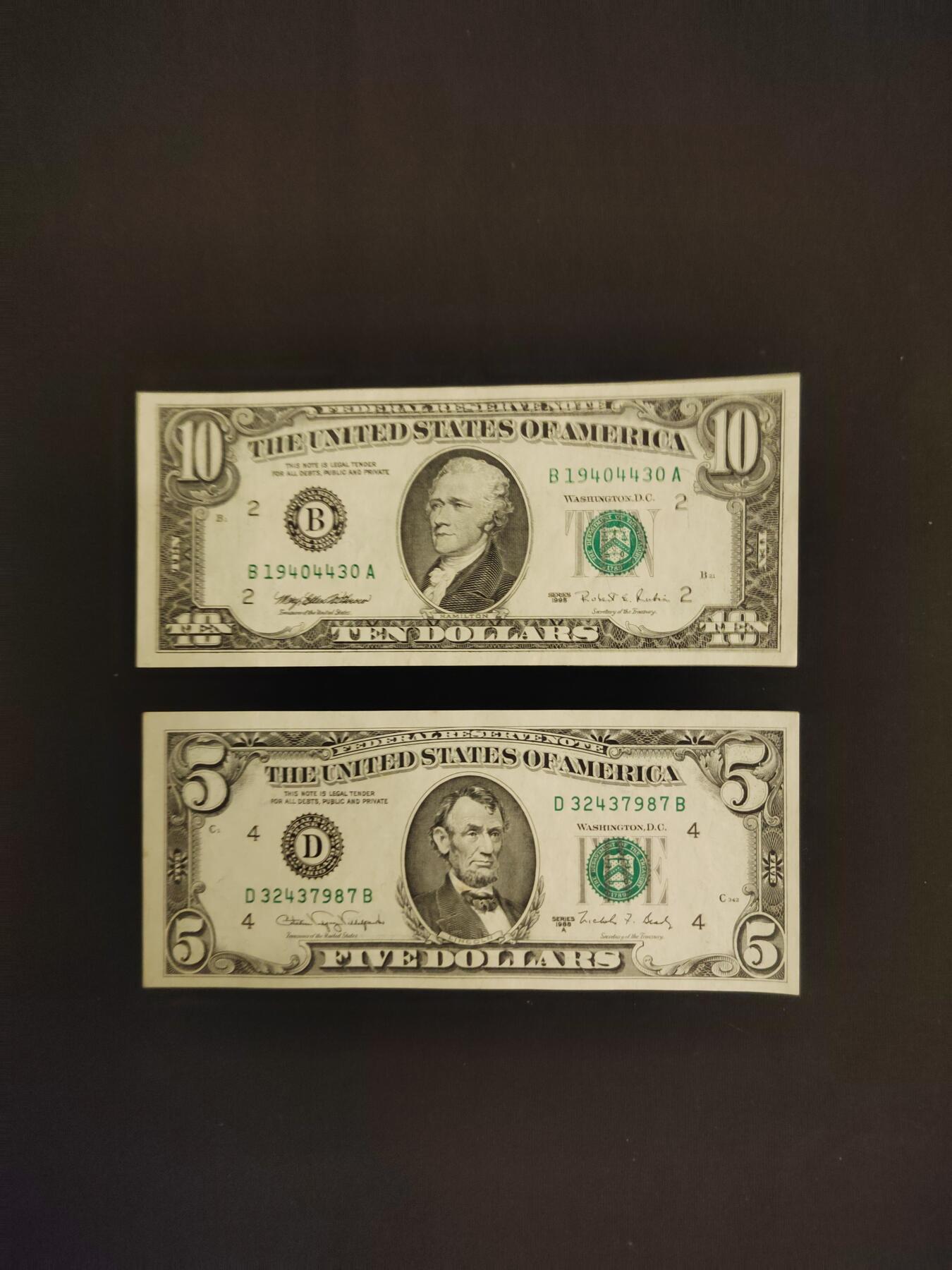 小头美元两张，全新未流通