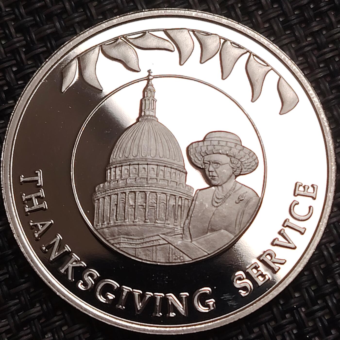 布加迪🐬～世界钱币(上海)🌾第 276 期 /  各国套币和散币 福克兰群岛🇫🇰 2002年 50便士 感恩节服务纪念克朗币