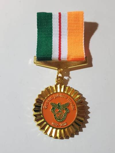 韵星假日军品类拍卖第41期 -- Rimey Holidays Militaria Auction 41 - 赞比亚共和国国家服务金僖奖章 铜镀金 少见国家 非常厚重 库存品相