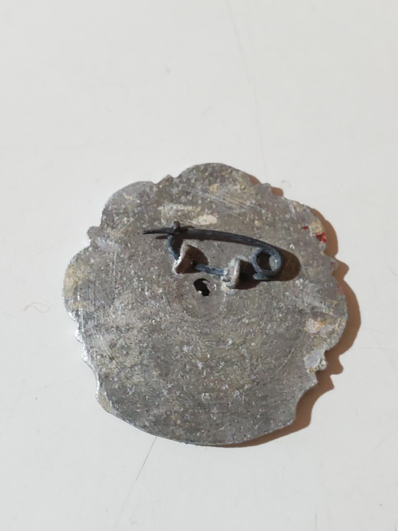 韵星假日军品类拍卖第41期 -- Rimey Holidays Militaria Auction 41 越南80年代好人好事证/奖章