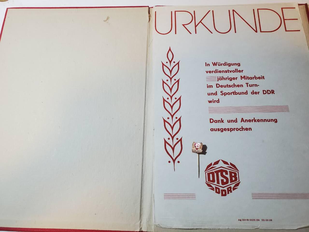 韵星假日军品类拍卖第41期 -- Rimey Holidays Militaria Auction 41 民主德国dtsb协会证章带证书一套