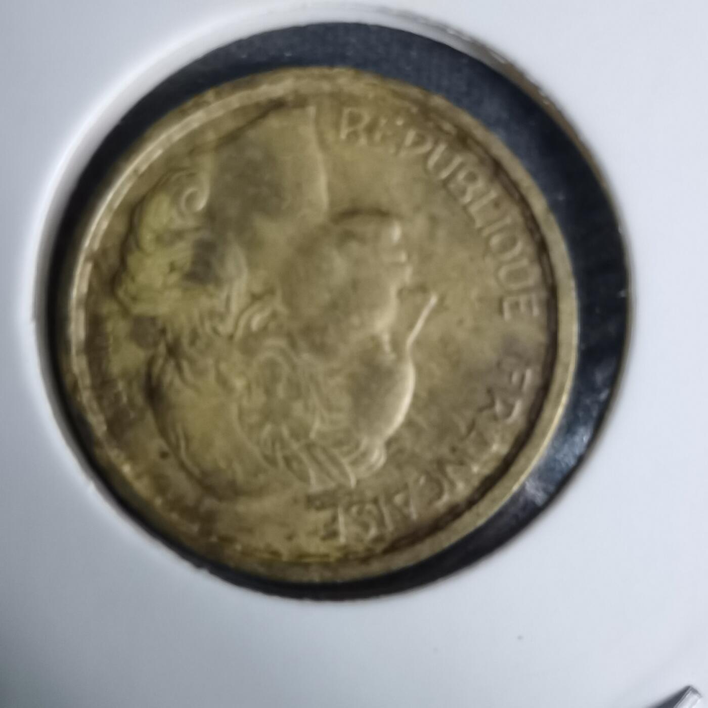 沼泽如烟--第996场 法国1950年10法郎