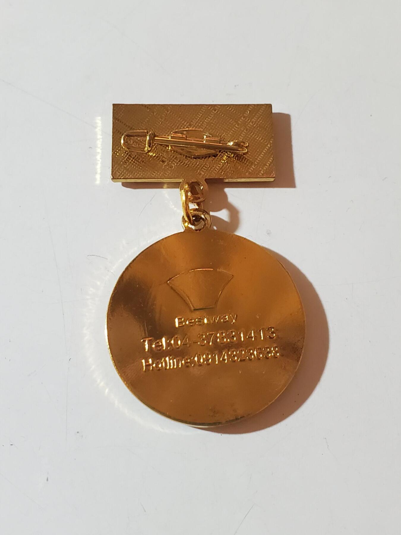 韵星假日军品类拍卖第41期 -- Rimey Holidays Militaria Auction 41 越南社会主义共和国光荣在党六十周年纪念奖章