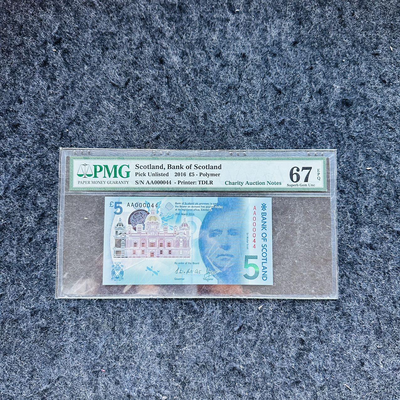 🇨🇳🇺🇳¥ ¥2026🐎新年塑料钞评级钞 苏格兰银行2016年5镑，AA首发冠+小号44，慈善钞，(AA000044)