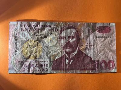 世界各国纸币拍卖 - 1992年 新西兰100元 实物图