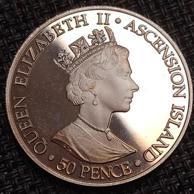 布加迪🐬～世界钱币(上海)🌾第 276 期 /  各国套币和散币 - 亚森松 2002年 50便士 女王加冕50周年纪念克朗币