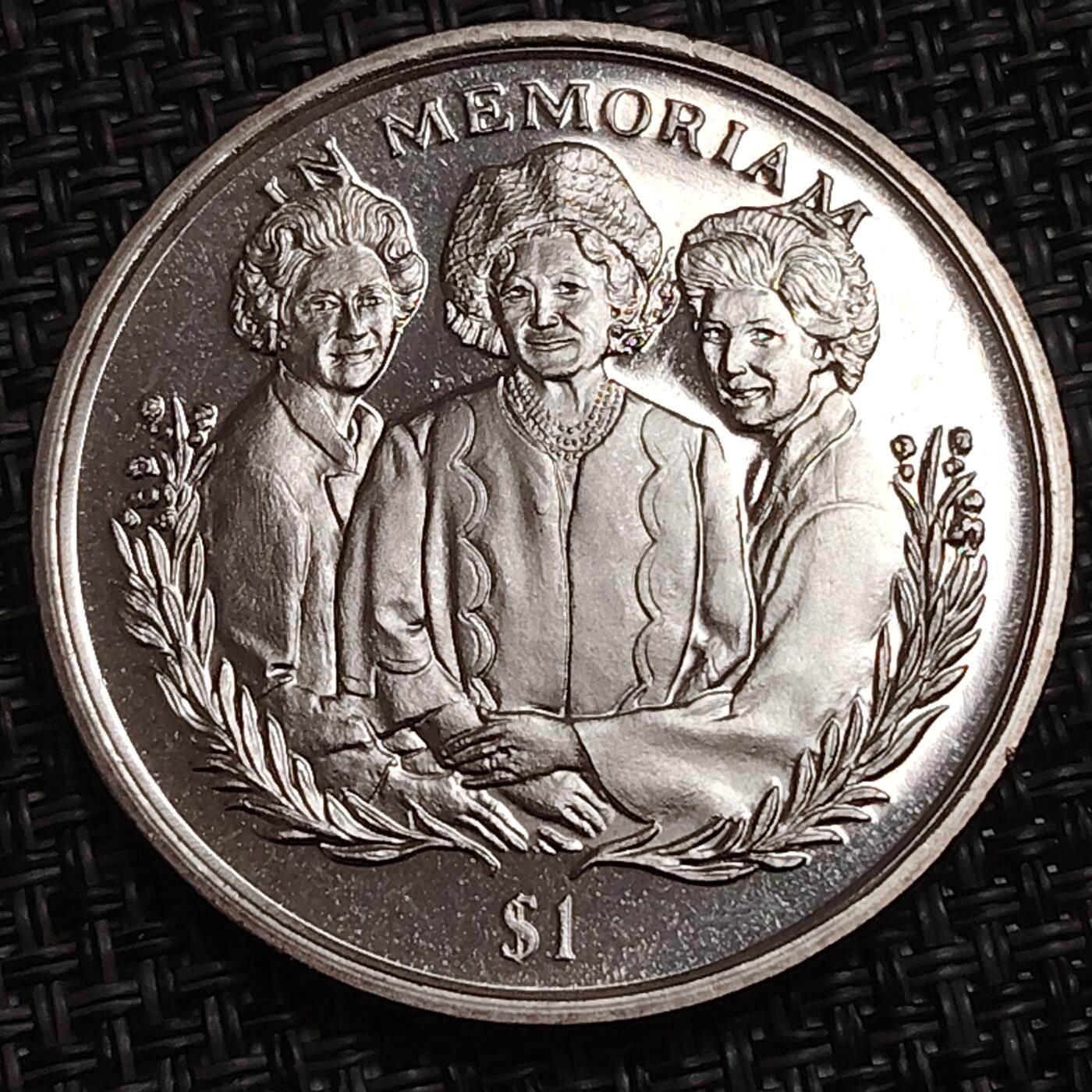 布加迪🐬～世界钱币(上海)🌾第 276 期 /  各国套币和散币 塞拉利昂🇸🇱 2002年 1元 女王母亲三人纪念克朗币