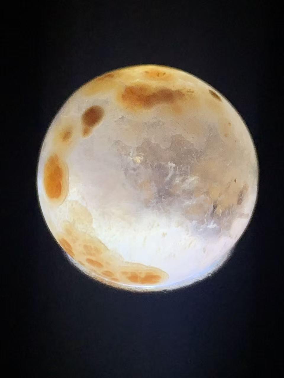 精美冰飘朱砂纹糖心料战国红玛瑙圆珠一颗！