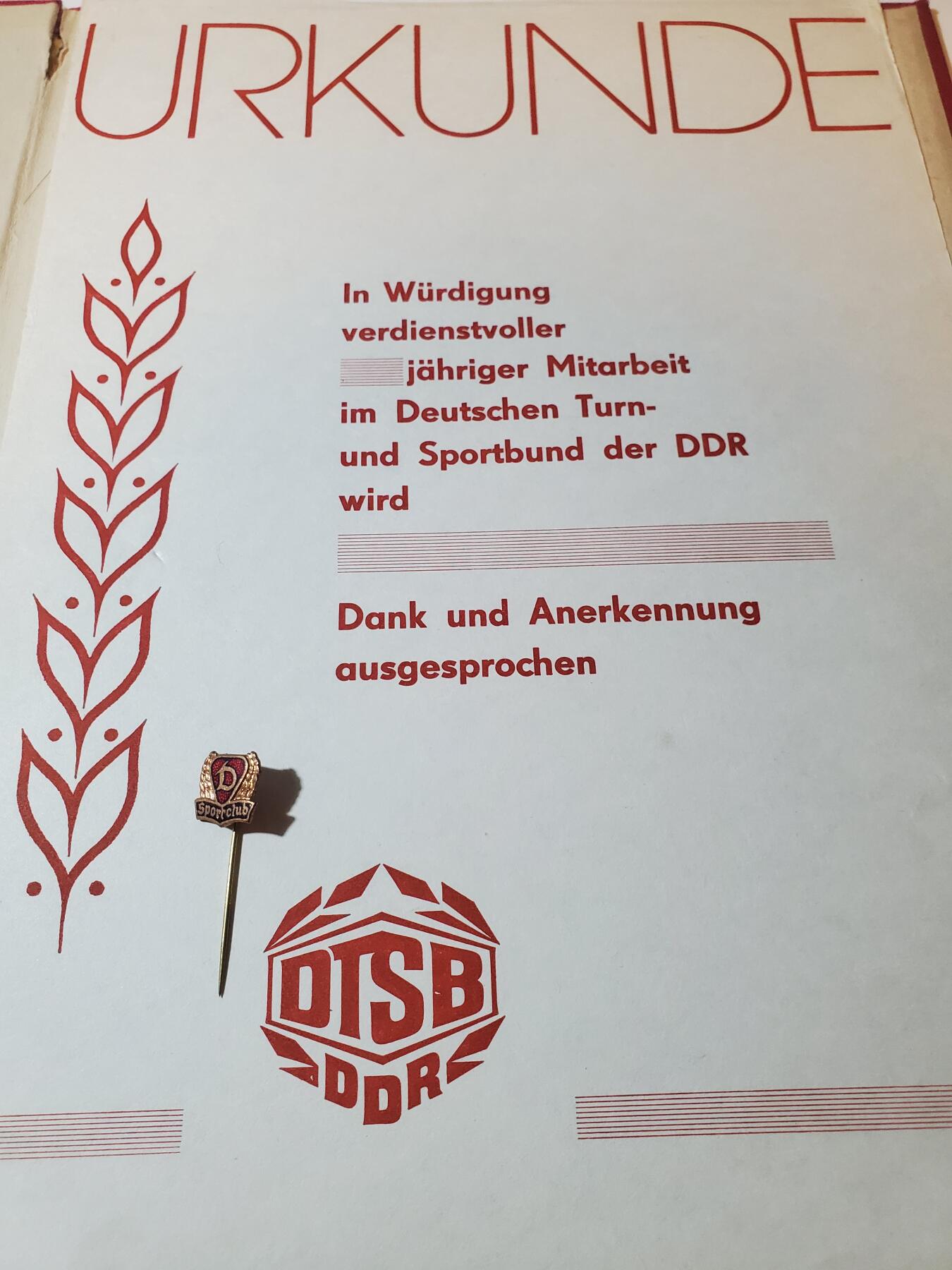 韵星假日军品类拍卖第41期 -- Rimey Holidays Militaria Auction 41 民主德国dtsb协会证章带证书一套