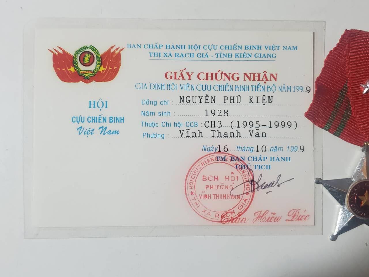 韵星假日军品类拍卖第41期 -- Rimey Holidays Militaria Auction 41 越南阮富桥局长退役军人协会证书+二级战功勋章一套