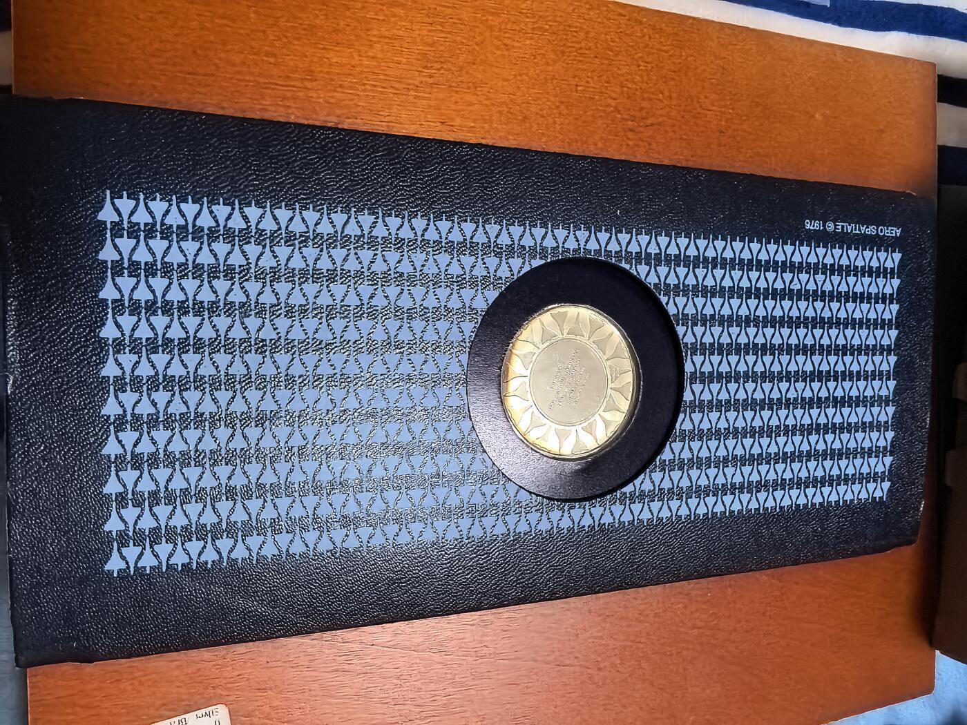 长老汇马年精选第一场拍卖 1976法国协和号超音速客机巴黎——里约热内卢航线邮币封，含1枚20克925银章，外网50欧元以上