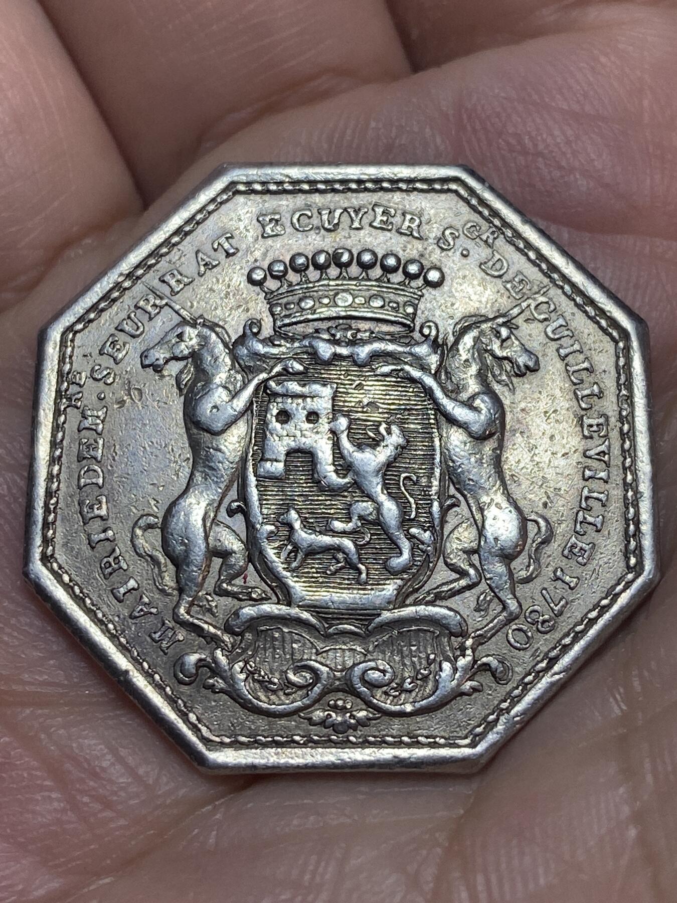 2026年第二十八场(总第一百九十七场）新春初七特拍场(佣金3%最低1元) 法国1780年奥尔良市政八角银章。(路易十六时期，早期无边铭，Seurrat de Guilleville任职纪念，直径32.2mm、14.15克，950高银)