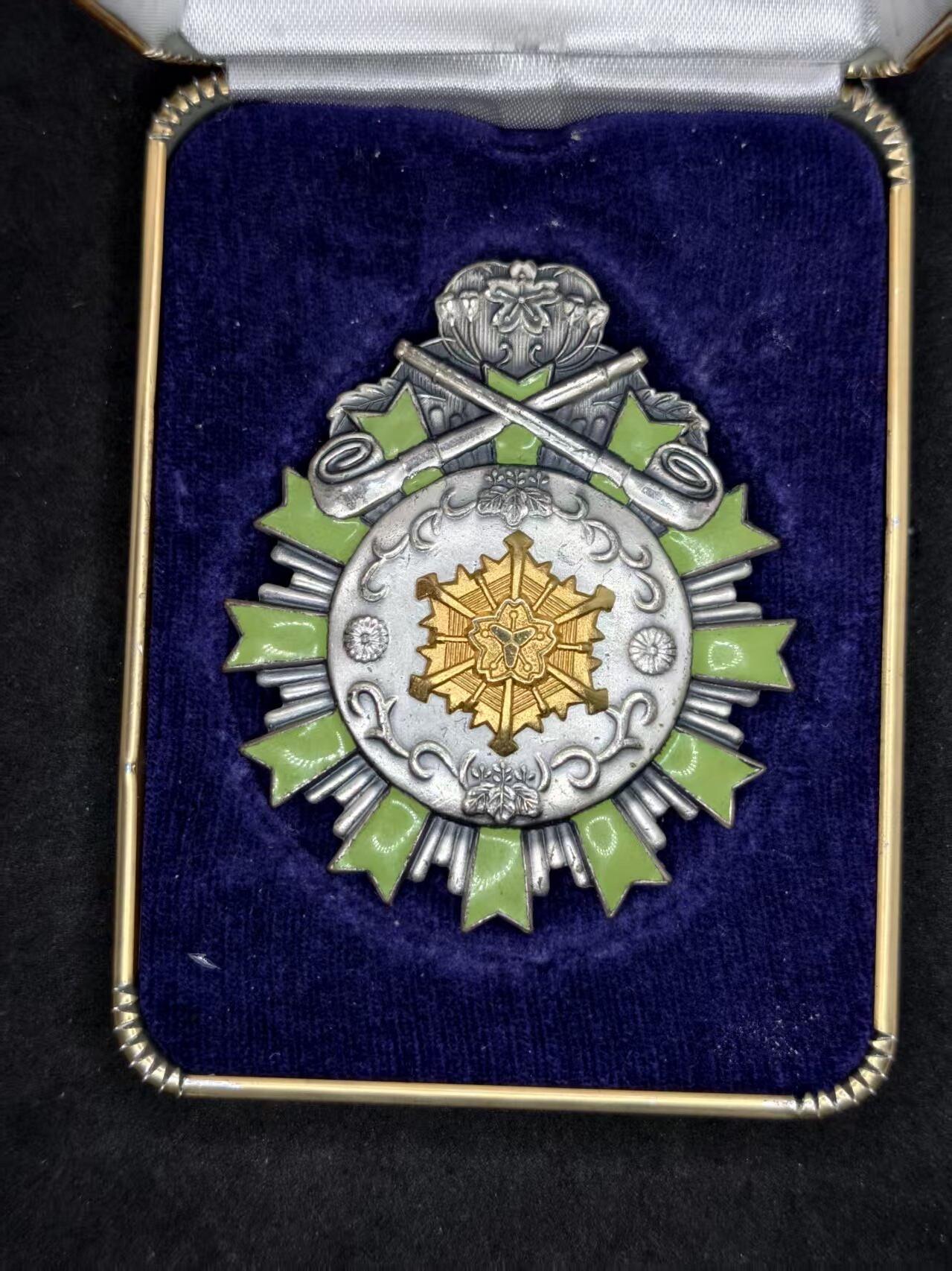 凯旋世界勋赏（持续上新中）（第22期新年大拍）（欢迎送拍）（对拍品有疑问请询问客服，不接受到手刀，出价默认拍品品相。请认真阅读拍卖规则！出价默认已认可！）（收到货请录制开箱视频，无视频概不处理问题。）