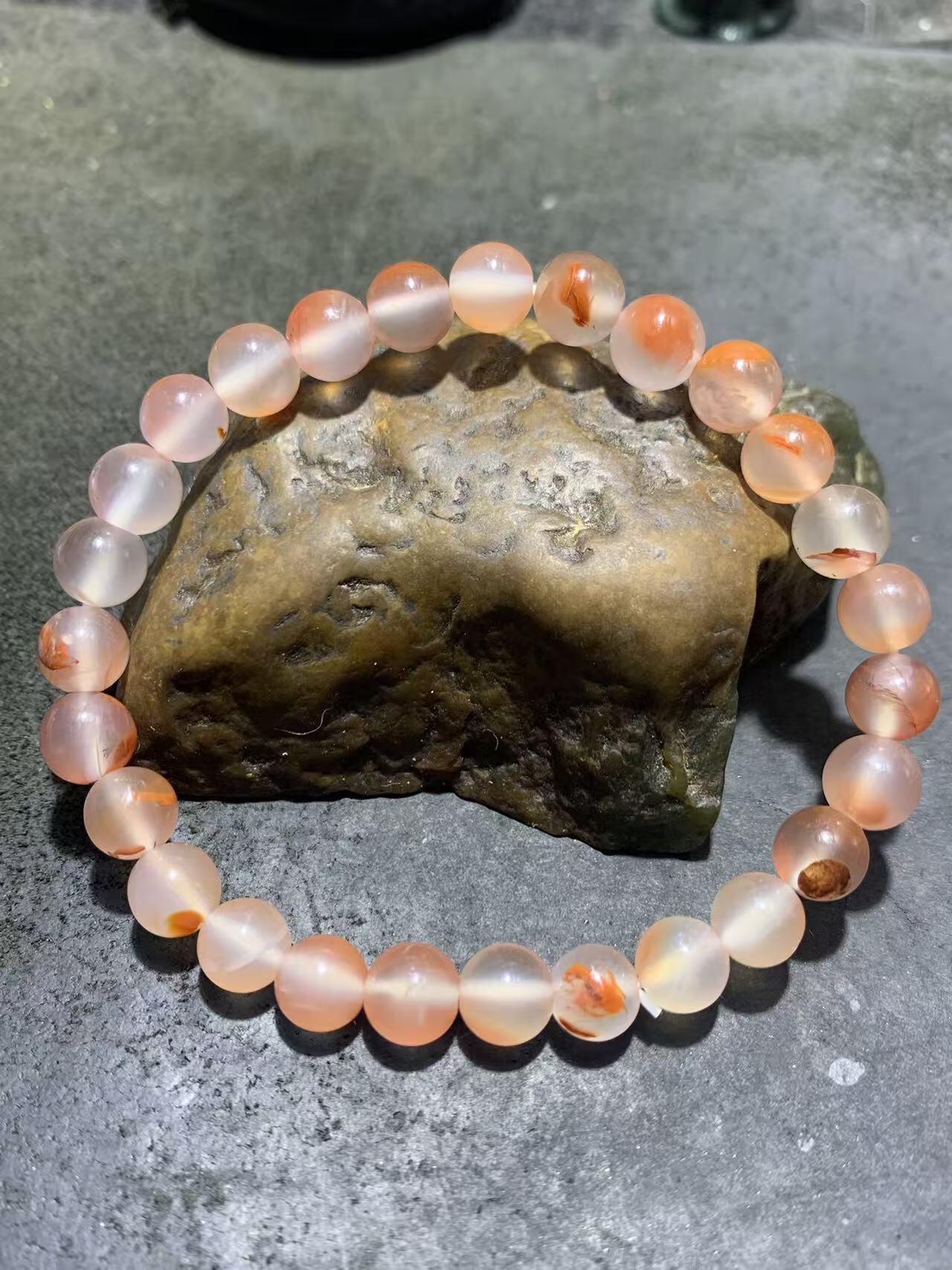 精美川料南红玛瑙荔枝冻飘红单圈手串一条，