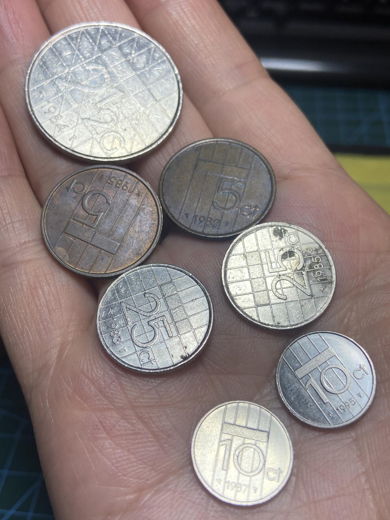 2026年第二十八场(总第一百九十七场）新春初七特拍场(佣金3%最低1元) 荷兰🇳🇱7枚：1984年2.5盾，1982年85年5分，83年85年25分，87年95年10分(贝娅特丽克丝女王时期，Anvil铁砧标和Bow弓箭标)