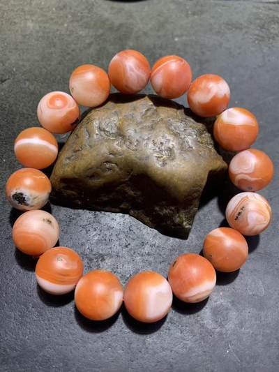 亚光原皮保山红白南红玛瑙单圈手串一条 - 亚光原皮保山红白南红玛瑙单圈手串一条
