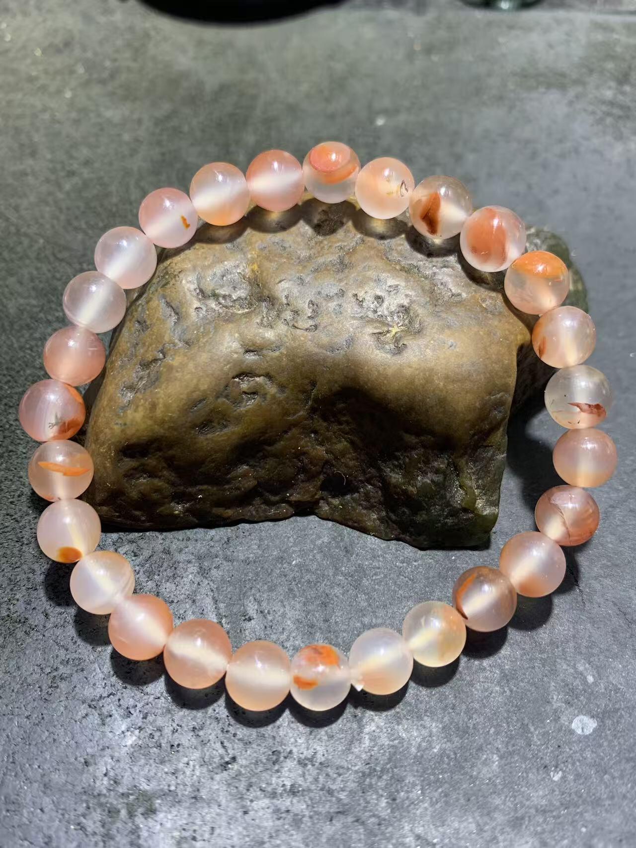 精美川料南红玛瑙荔枝冻飘红单圈手串一条，