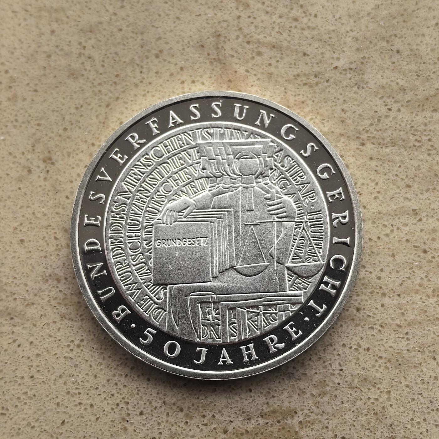 道一币馆币章第一百六十五场 德国2001年联邦宪法法院成立50周年10马克精制银币 15.5g 925s 