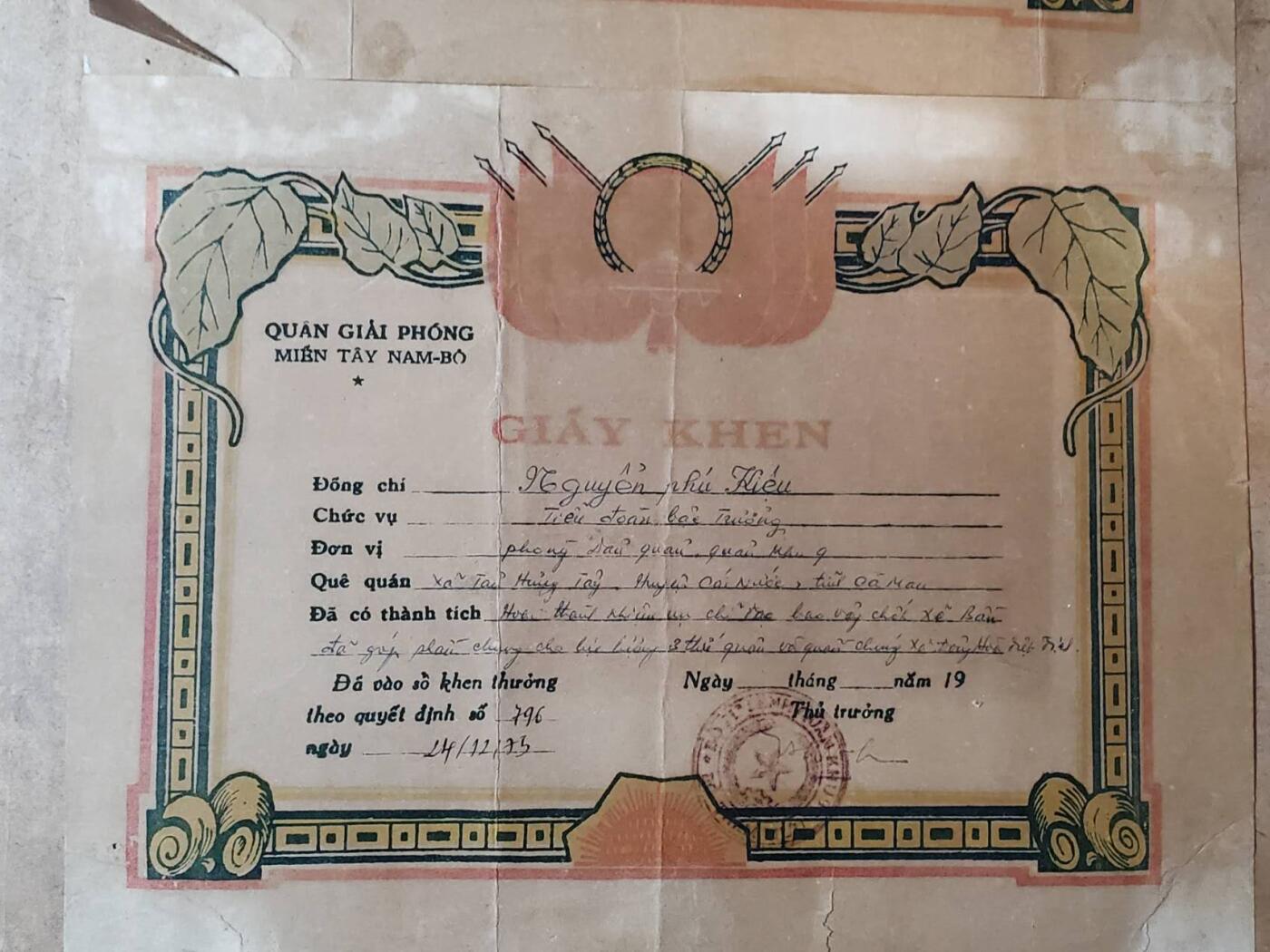 韵星假日军品类拍卖第41期 -- Rimey Holidays Militaria Auction 41 越南阮富桥局长越战时期军队奖状两张