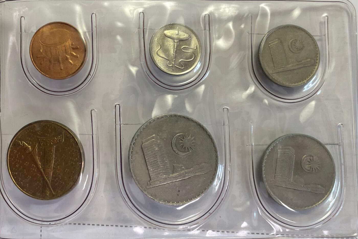 回流0301 新加坡、马来西亚邮币册