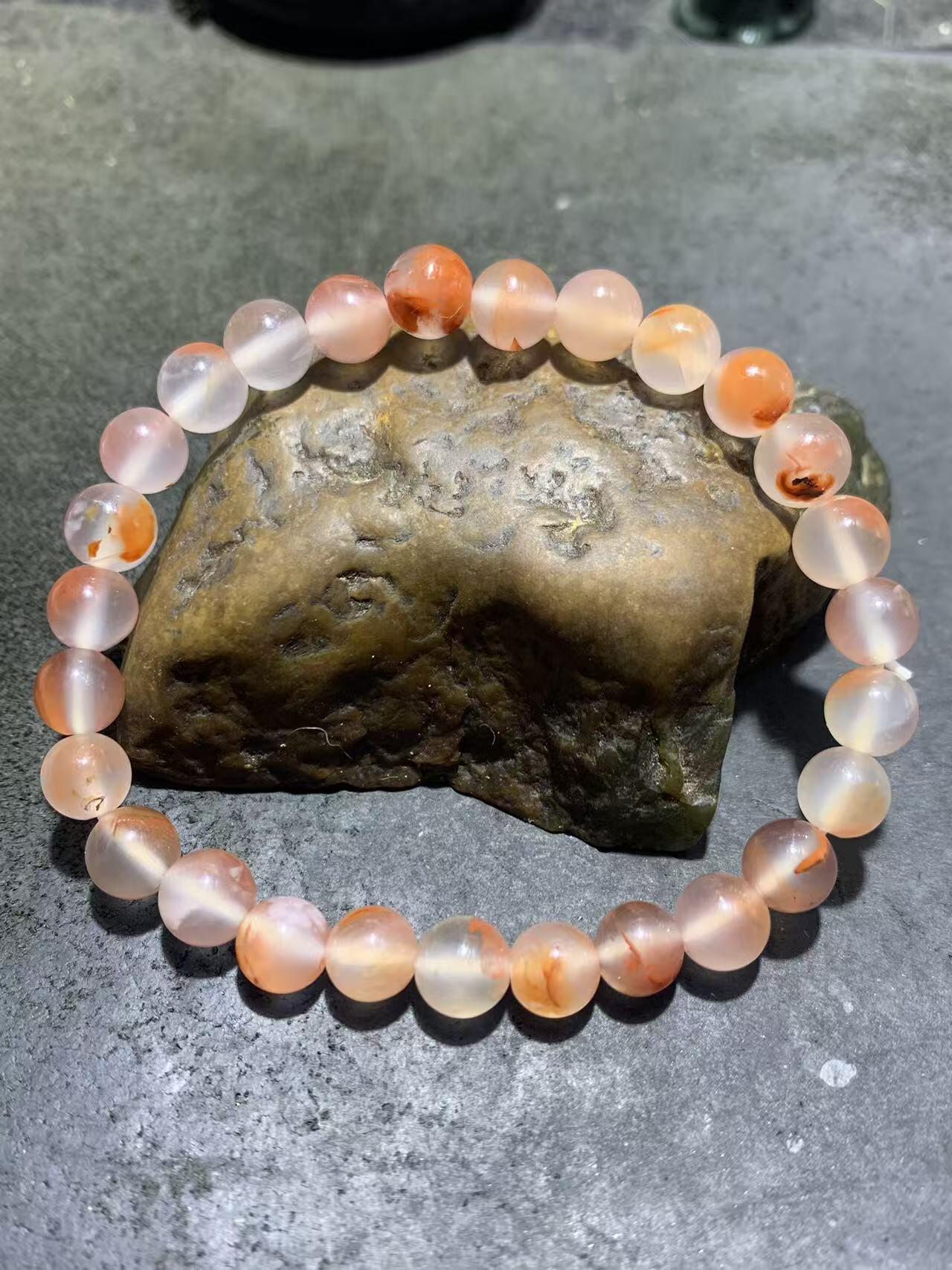 精美川料南红玛瑙荔枝冻飘红单圈手串一条，