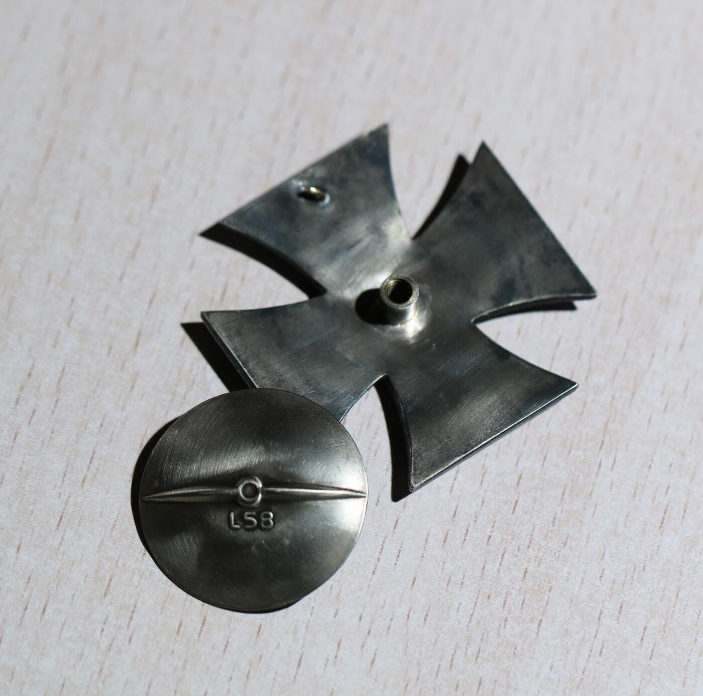 大猫徽章拍卖 第288期 珍爱和平 德三转轮版一级铁十字章，带58厂标