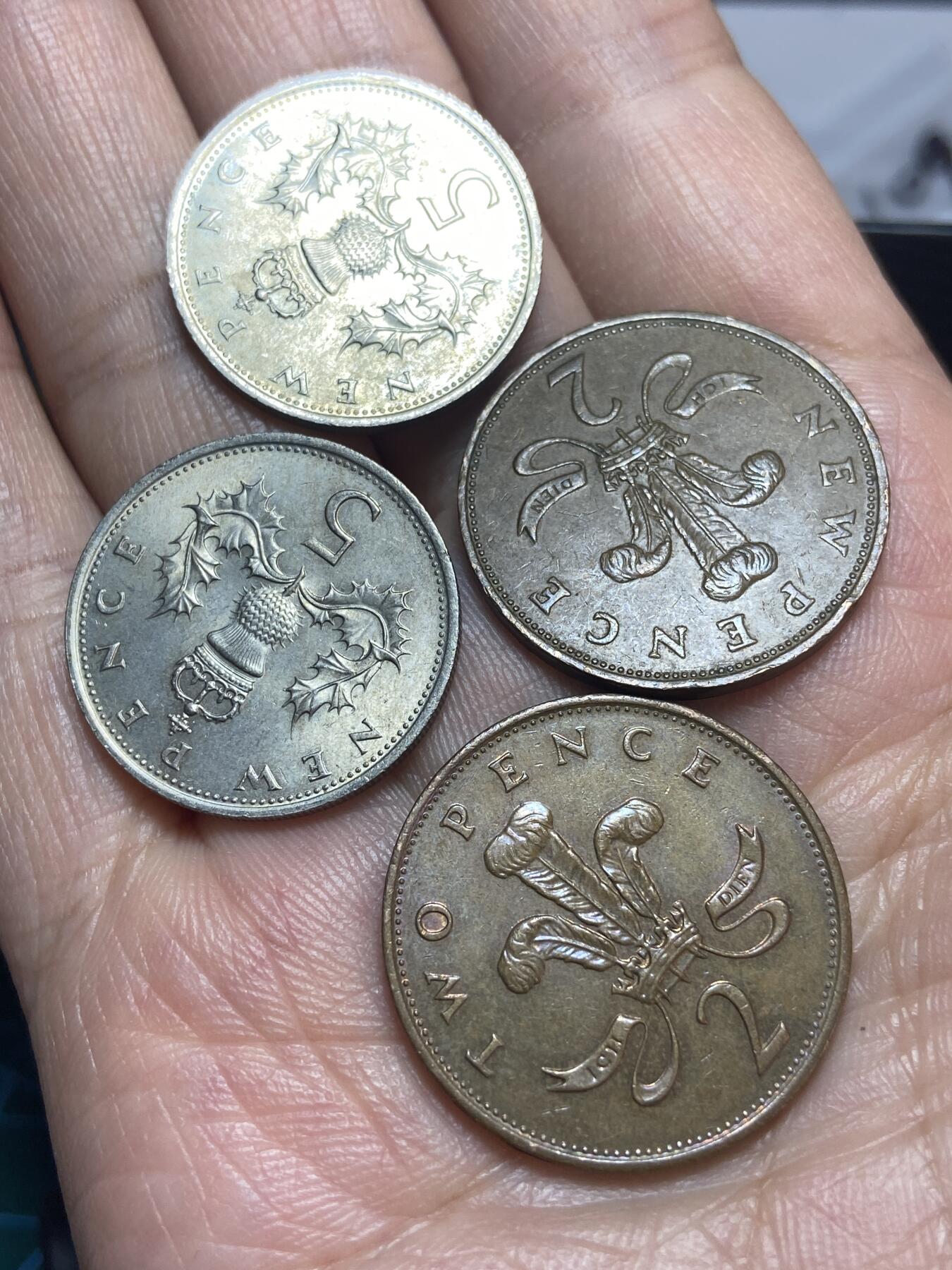 2026年第二十八场(总第一百九十七场）新春初七特拍场(佣金3%最低1元) 英国🇬🇧4枚：1968年69年5新便士，71年2新便士，89年2便士(伊丽莎白二世中年花冠、中年高冠两个版)