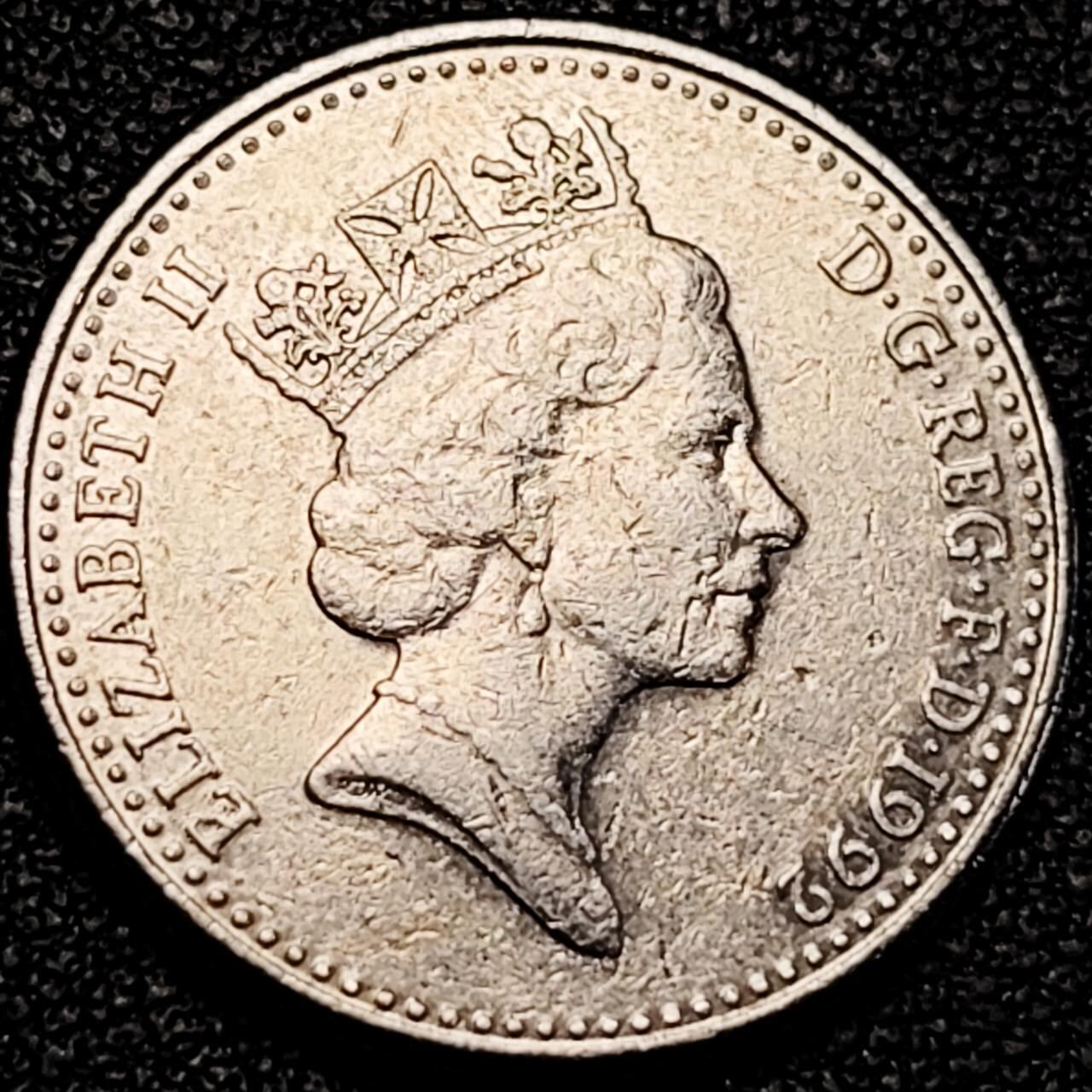 泉币菌-第190场-本场拍品多 请提前出价 （年后发货） 1992 英国10便士 直径24.5mm 小版狮子女王头像