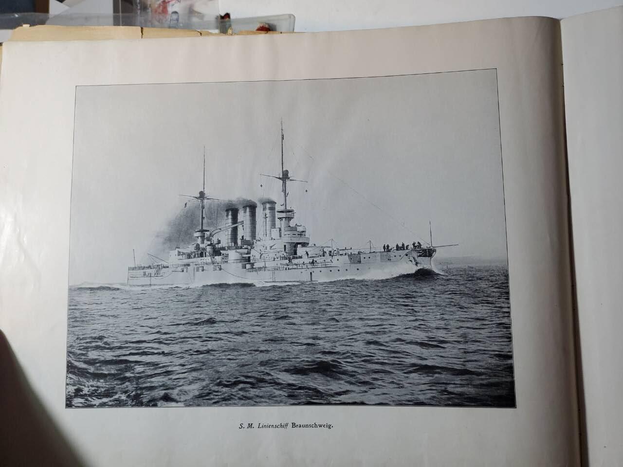 韵星假日军品类拍卖第41期 -- Rimey Holidays Militaria Auction 41 帝国战舰年鉴+战舰原照片（非后洗 带有原相馆印章和原油纸袋，保存很好） -- 1900-1918德意志帝国官方出版 彩图收录了主要的战舰 研究收藏价值军邮战舰迷 军迷历史研究必备 距今100年 